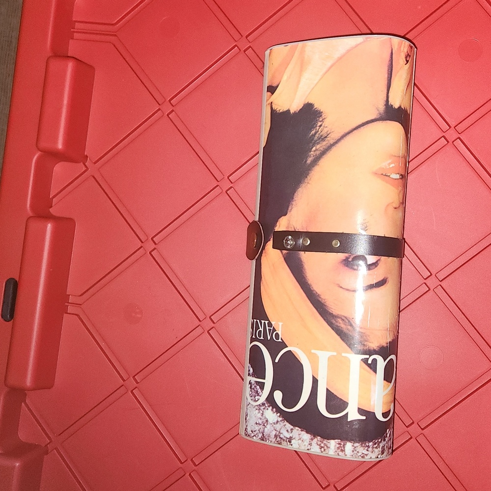 Magazine handbag